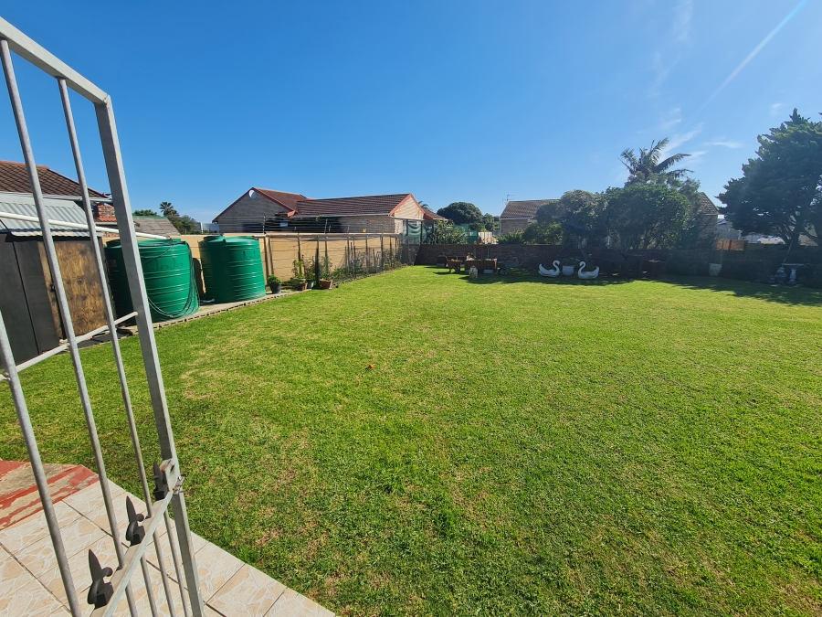 3 Bedroom Property for Sale in Wavecrest Eastern Cape